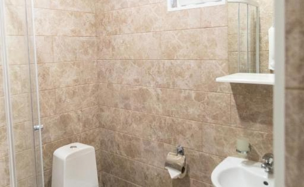 Стандарт одноместный. Гостиница "Villa Terrasa". Лоо