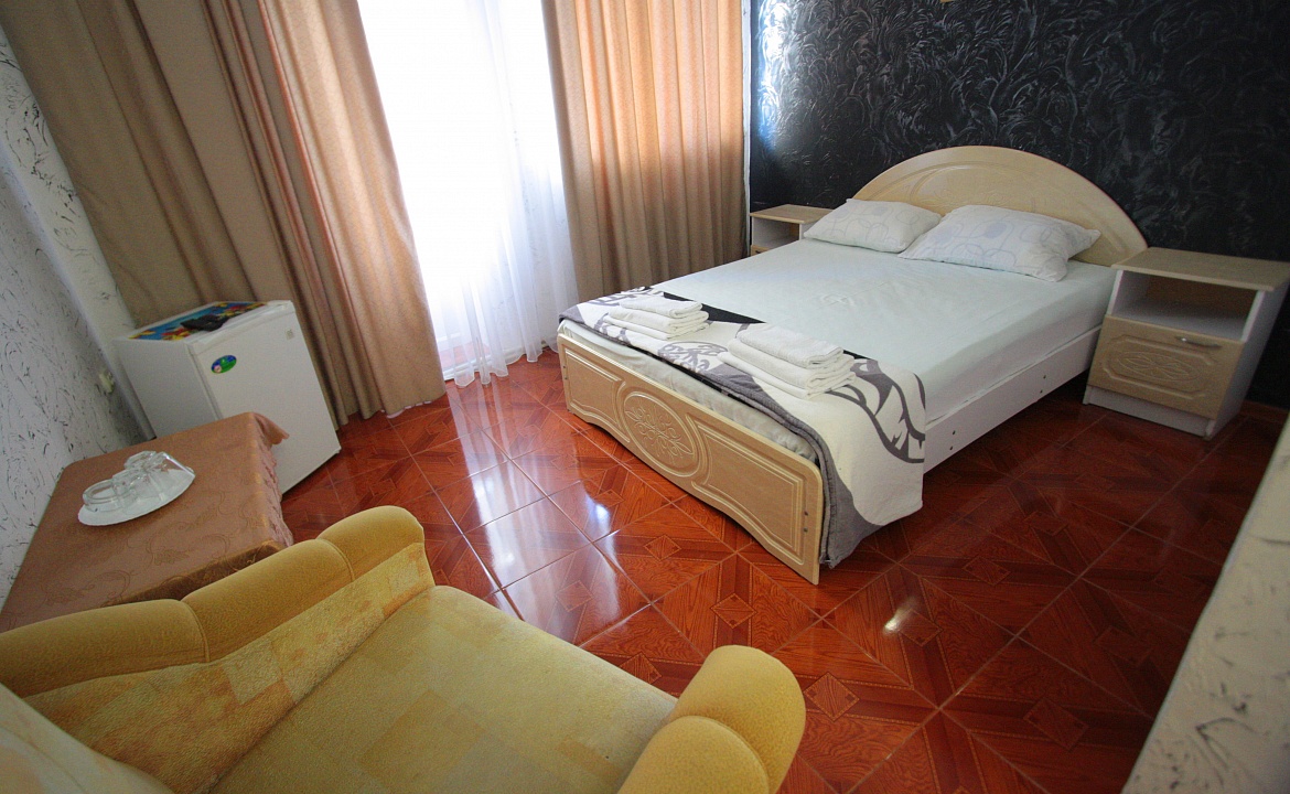 Люкс 2-х однокомнатный 5-ти местный с балконом. Гостевой дом «ZIRIDIS». Витязево Люкс 2-х однокомнатный 5-ти местный с балконом. Гостевой дом «ZIRIDIS». Витязево