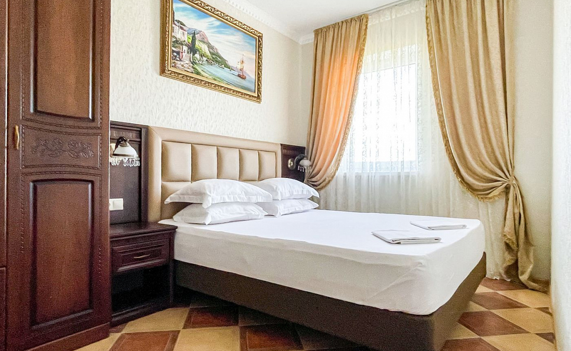 Люкс 2-х комнатный (малый) с балконом. Anzhelina Family Hotel. Витязево