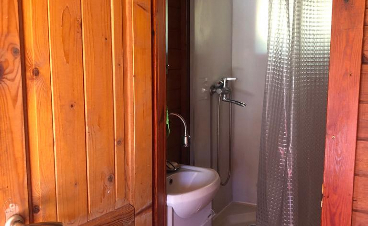 Деревянный двухкомнатный коттедж. Гостевой дом Оазис. Цандрипш