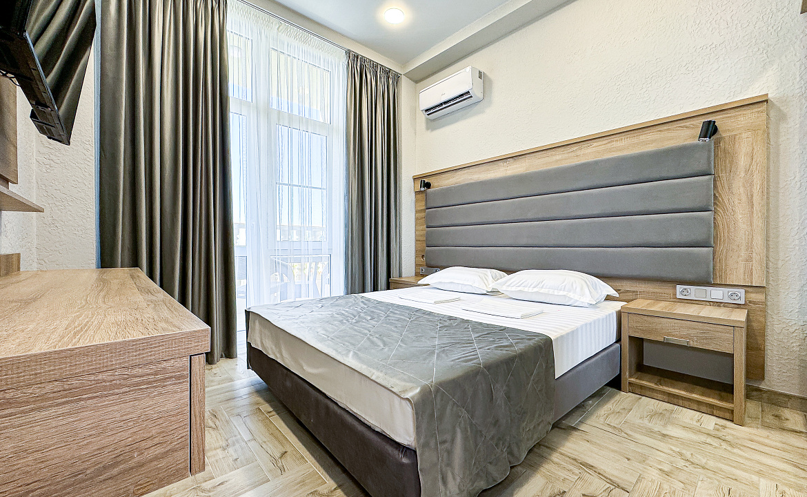 Корпус 2 Семейный Люкс с боковым видом на море. Anzhelina Family Hotel. Витязево