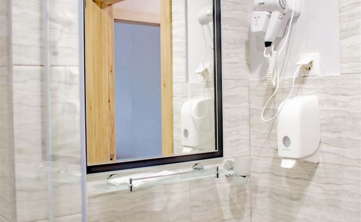 Апартаменты с балконом. Апартаменты "Гости". Красная Поляна