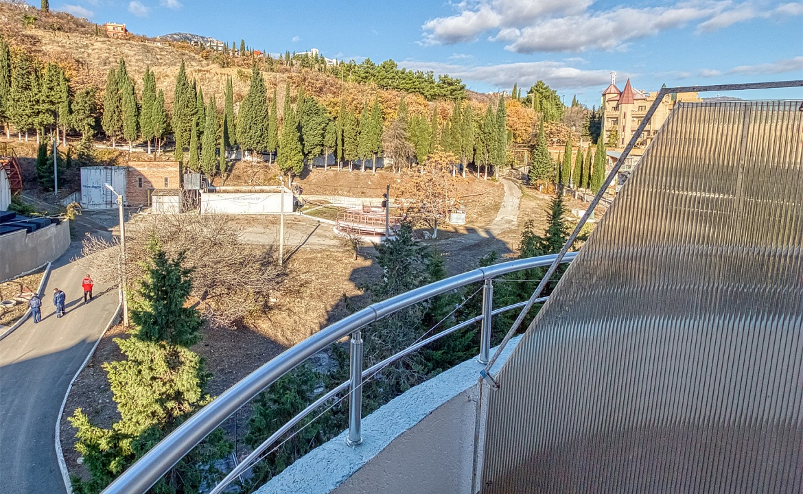 Стандарт (вид на горы). Отель «Интер». Утёс Стандарт (вид на горы). Отель «Интер». Утёс