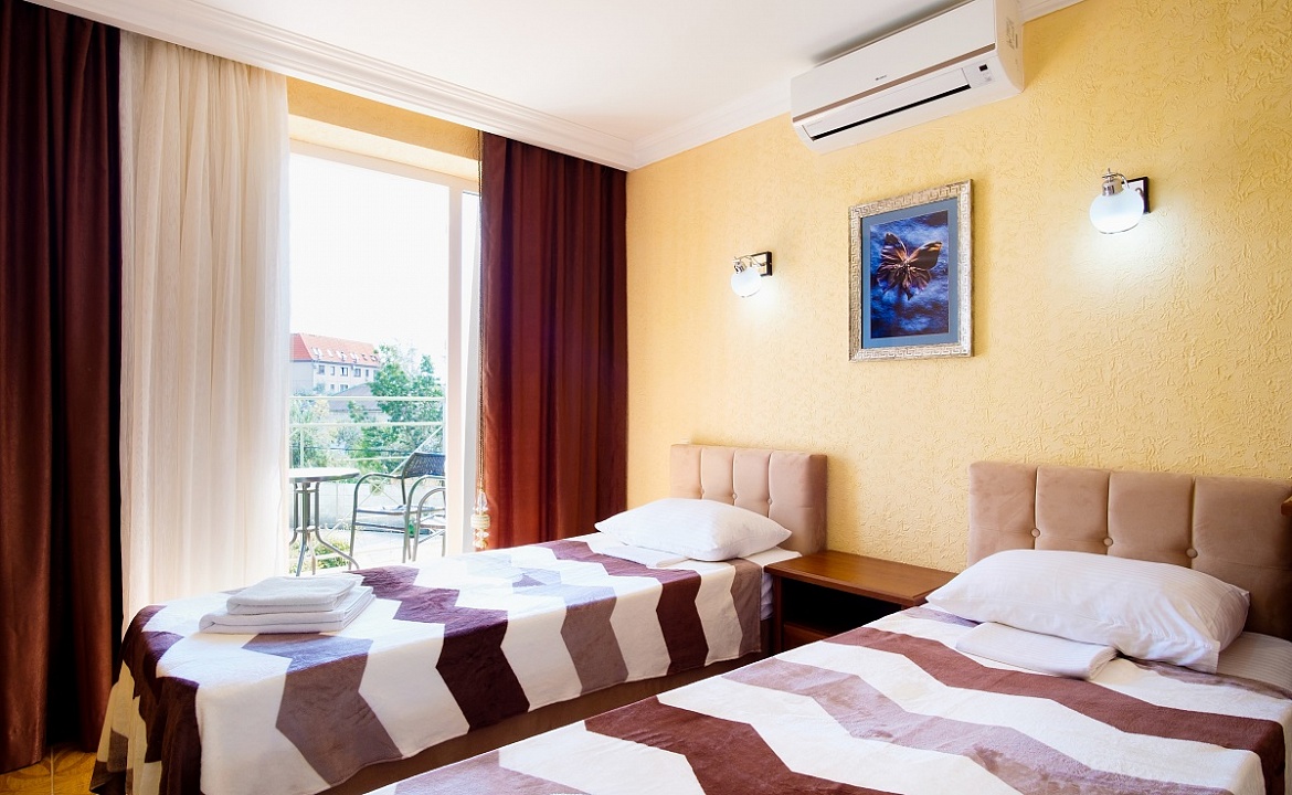 Полулюкс. Отель «КОКТЕВИЛЛЬ». Коктебель