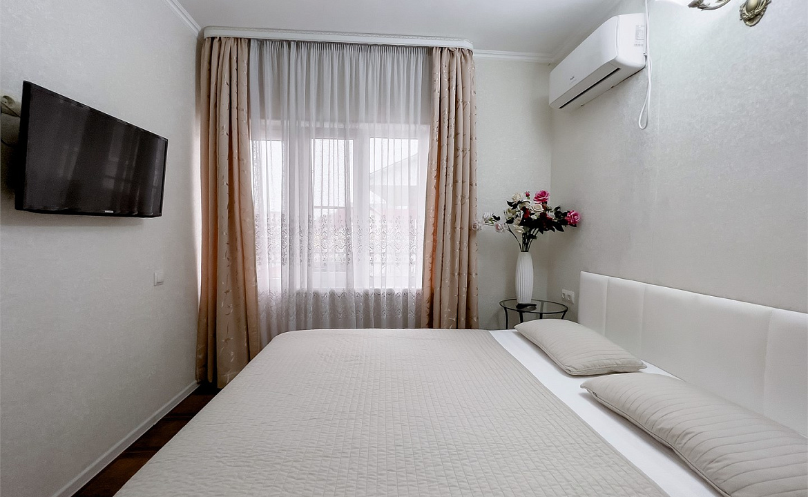 Апартаменты двухкомнатные с террасой. Отель "VIVA Лариса". Адлер