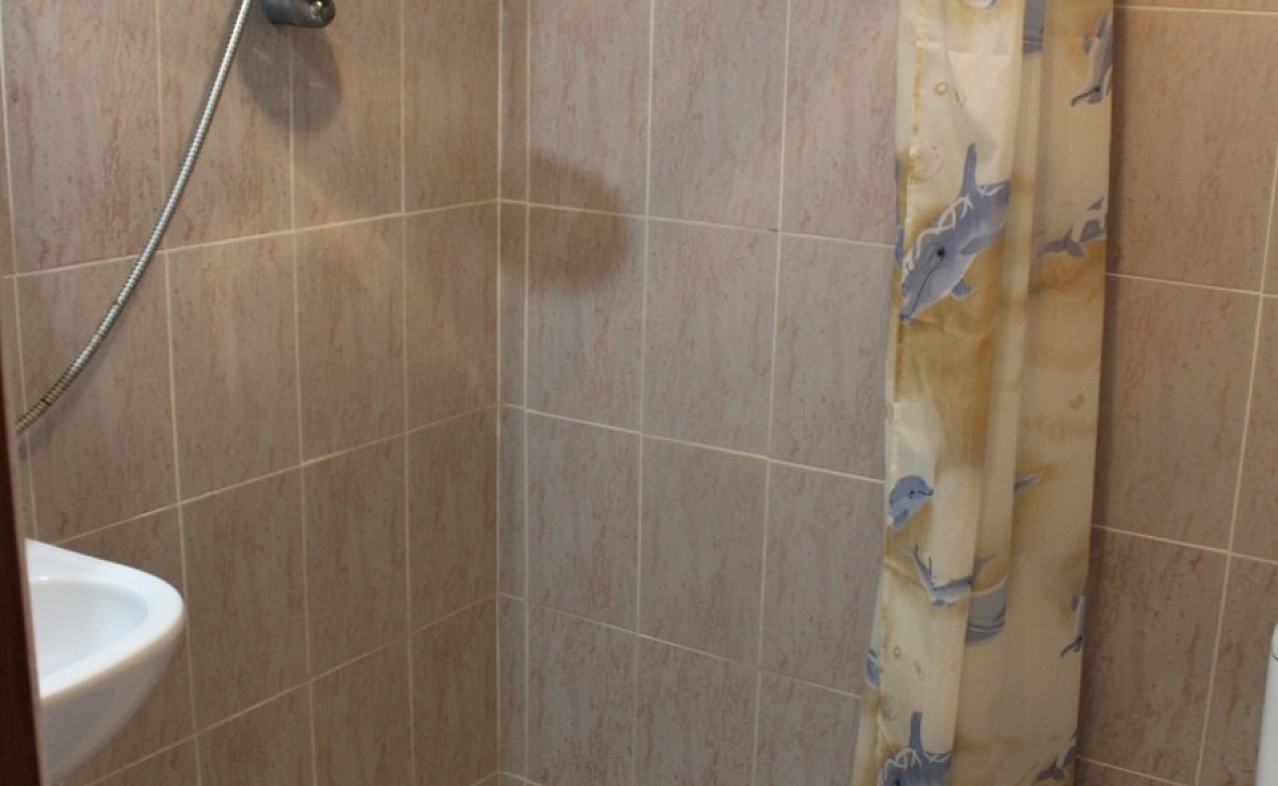 Трехместный двухкомнатный стандарт. Гостиница Магас. Заозерное