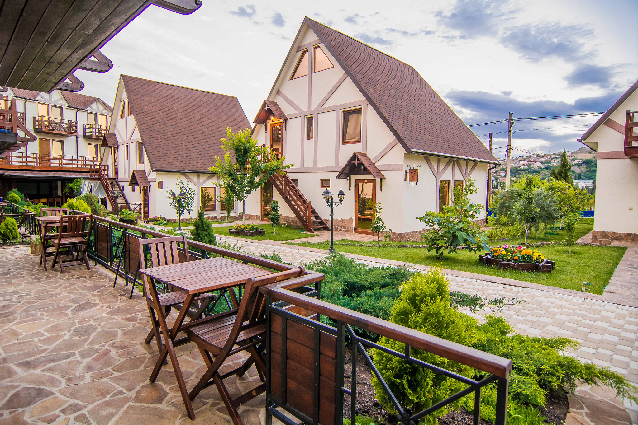 . Отель Семейный эко- отель «Альпийская Долина». Малореченское