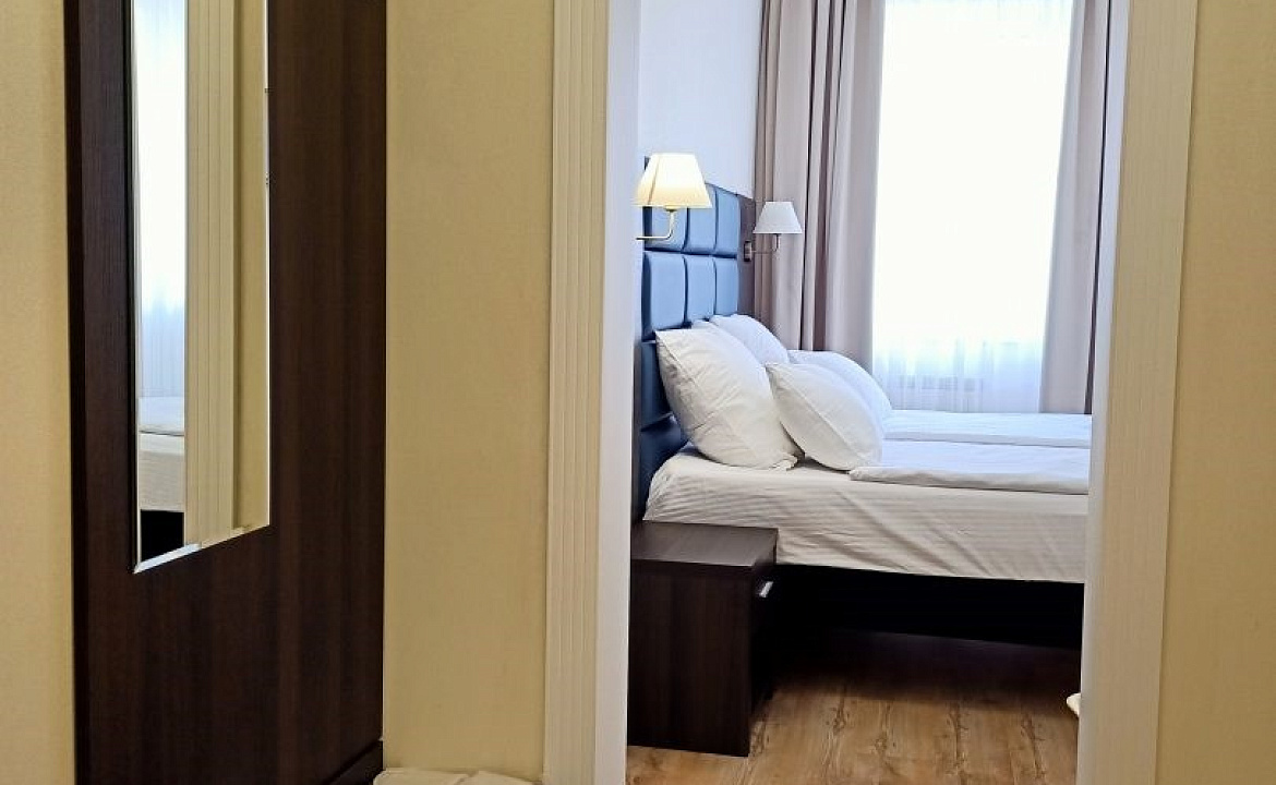 Стандартный с 2 кроватями. Отель Капитан Морей. Анапа