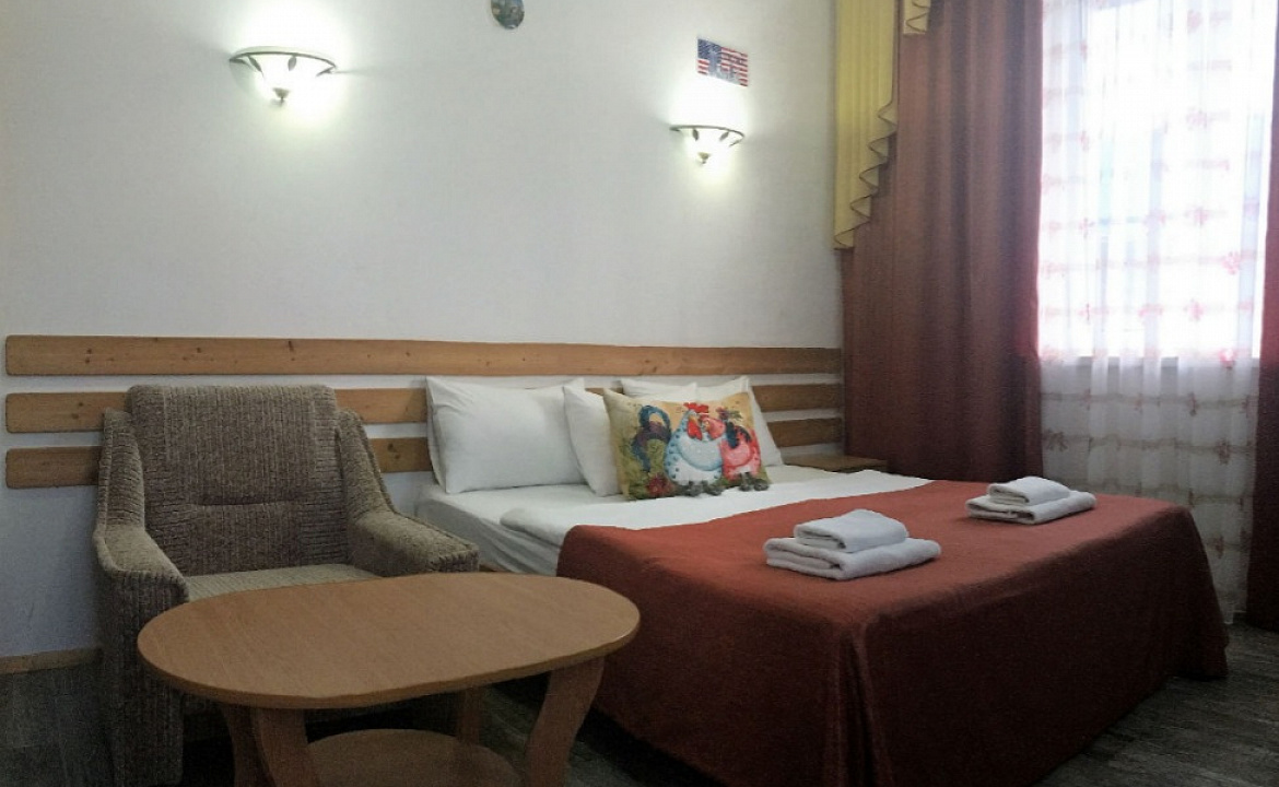 Люкс со смежным балконом 2хместный. Отель АСТОН. Нижнее Джемете