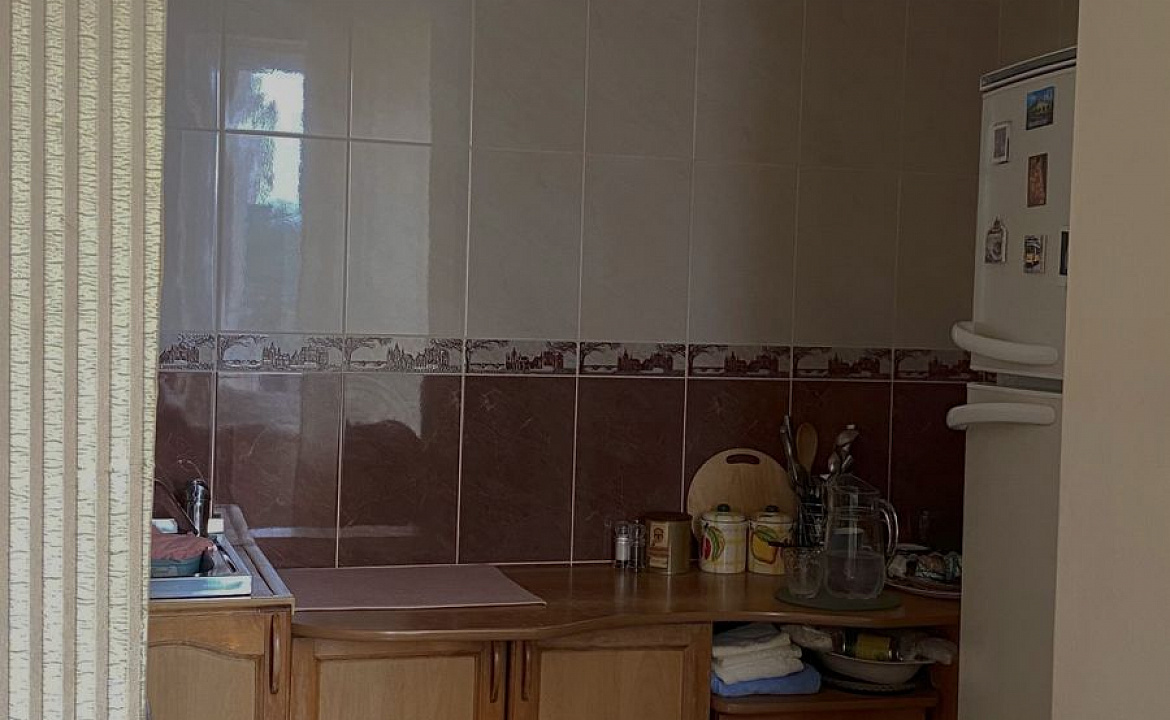 Двухкомнатная квартира под ключ. Двухкомнатная квартира у рынка . Гагра