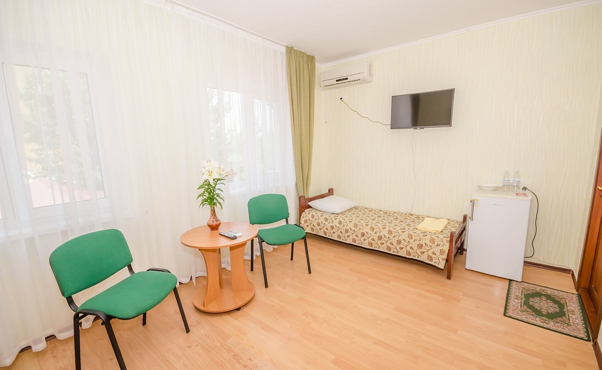 Двухместный Стандарт с дополнительным местом для семьи с ребёнком. Вилла "Любимая". Береговое