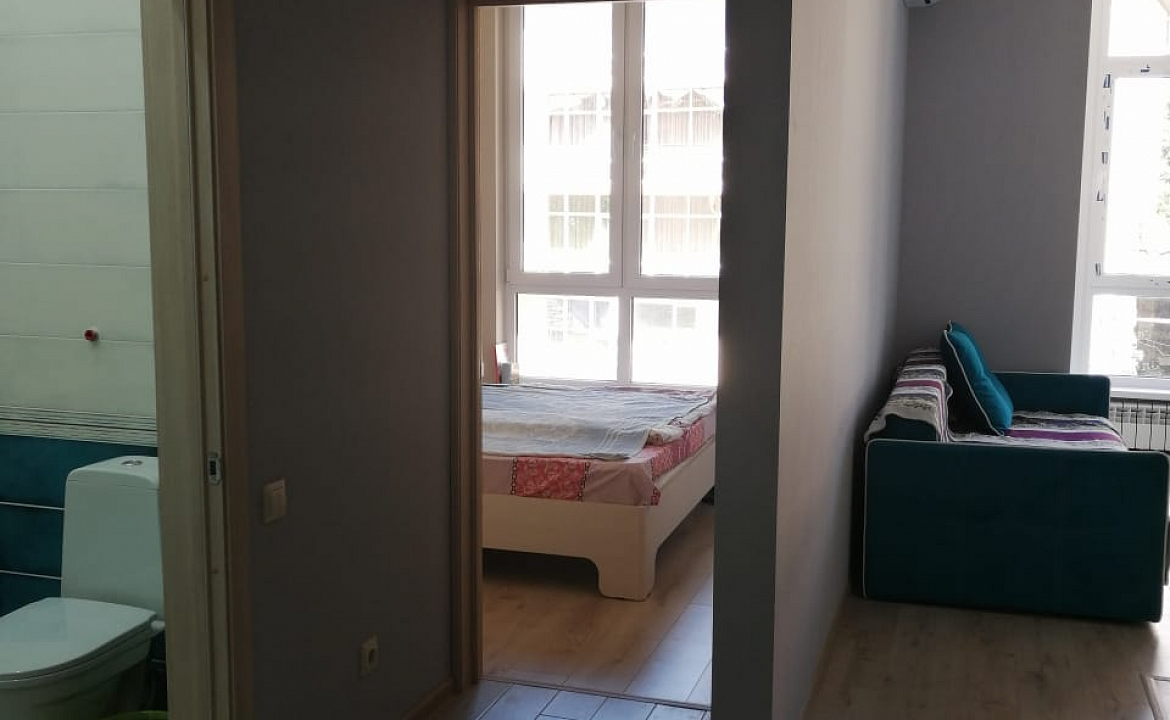 1 комнатная квартира, евродвушка. Квартира в многоквартирном доме Калараша 139. Лазаревское