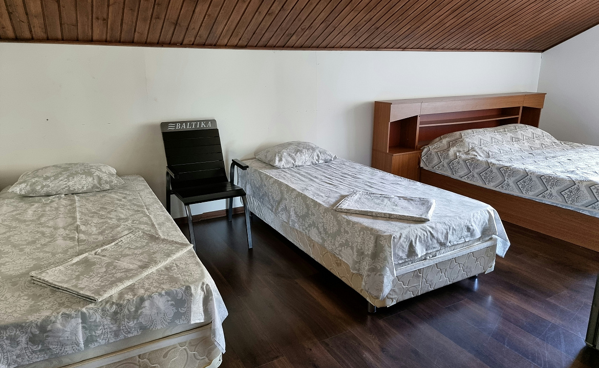 4х местный номер на 2 этаже. Гостевой дом "Цитрус". Цандрипш