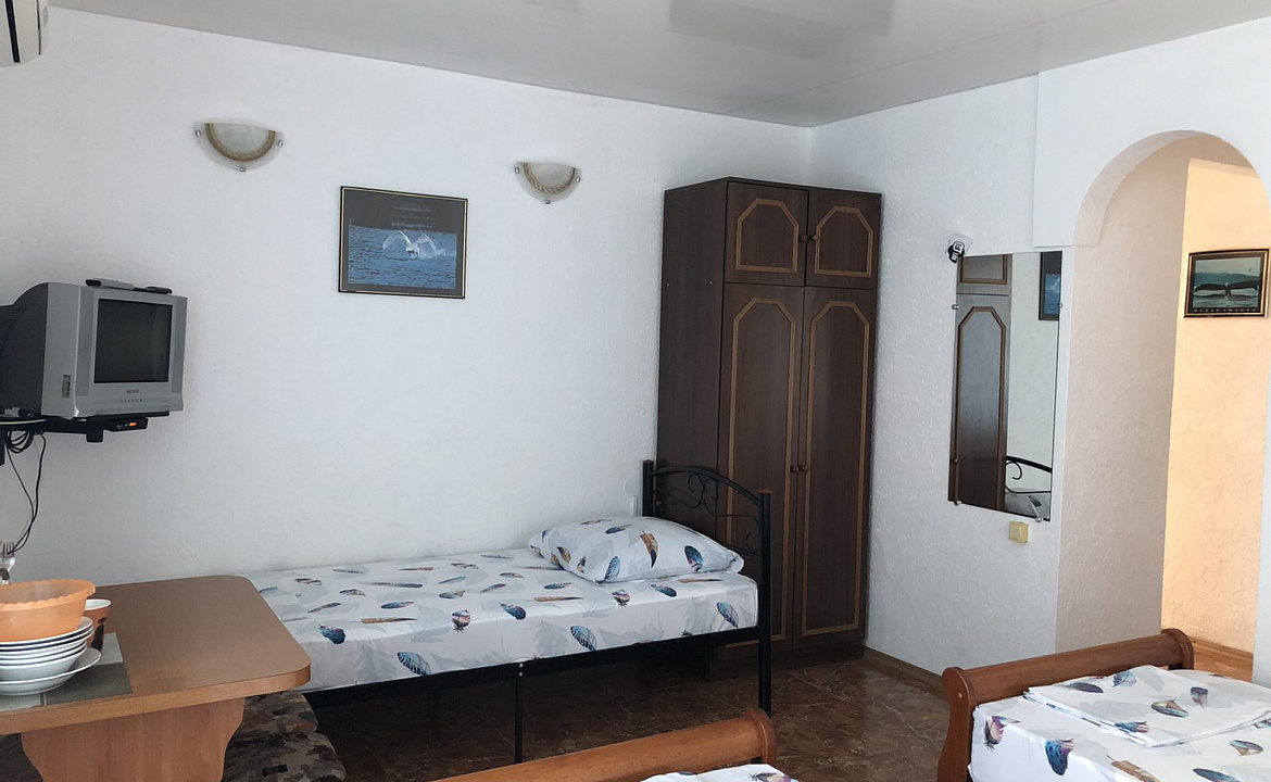 Трехместный номер. Гостевой дом АнНи. Гаспра