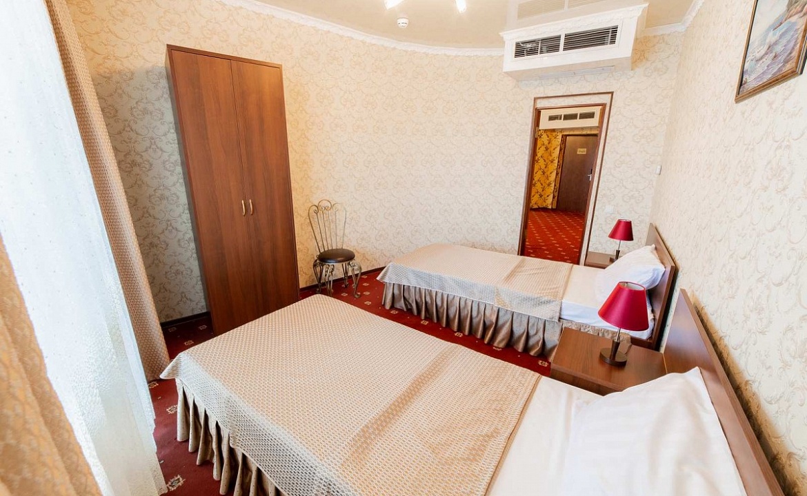 АПАРТАМЕНТЫ. Отель "Плаза". Анапа