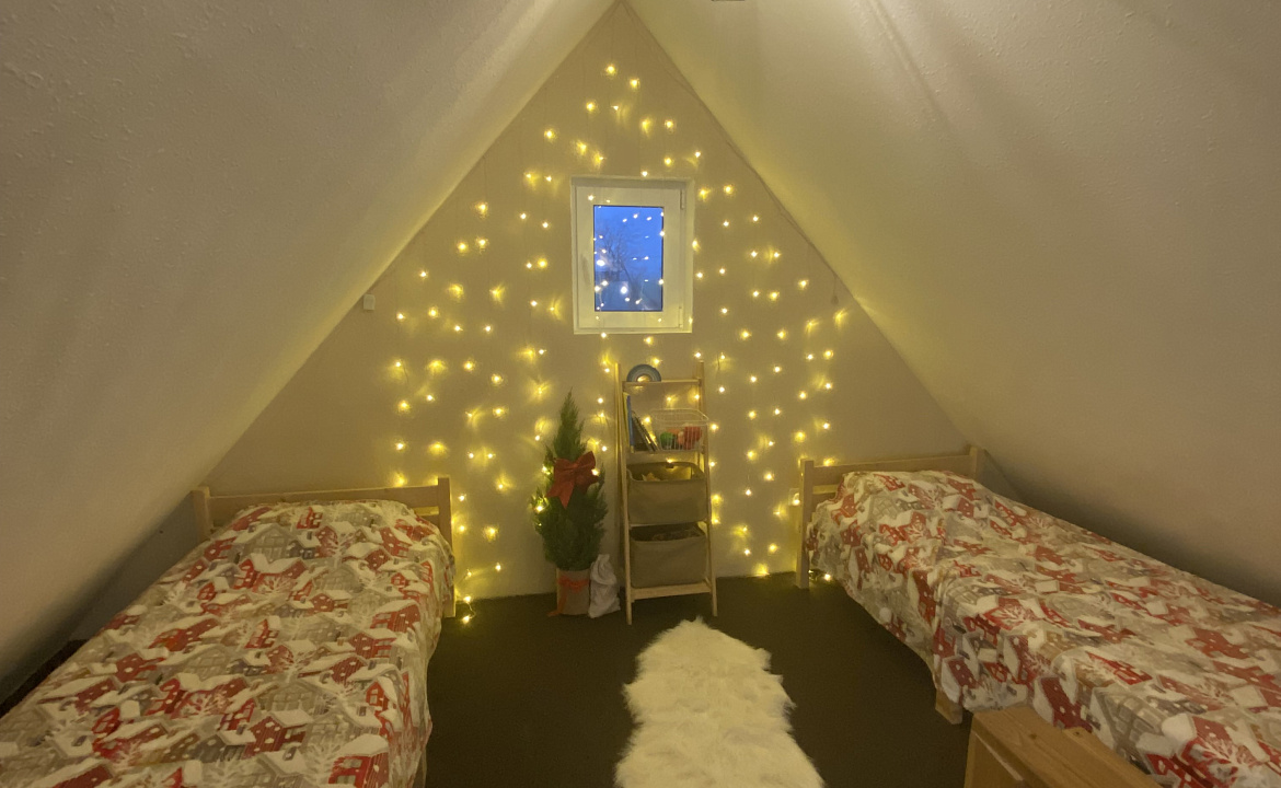 Мансарда . Дом под ключ Морской Барн на берегу моря . Ейск