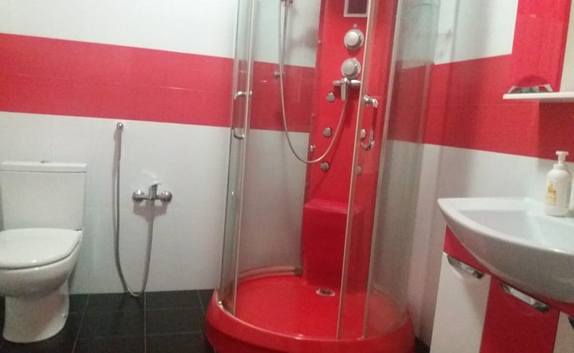 Апартаменты трехкомнатные с отдельным входом на 1 этаже 9. Гостевой дом Лиана. Ливадия