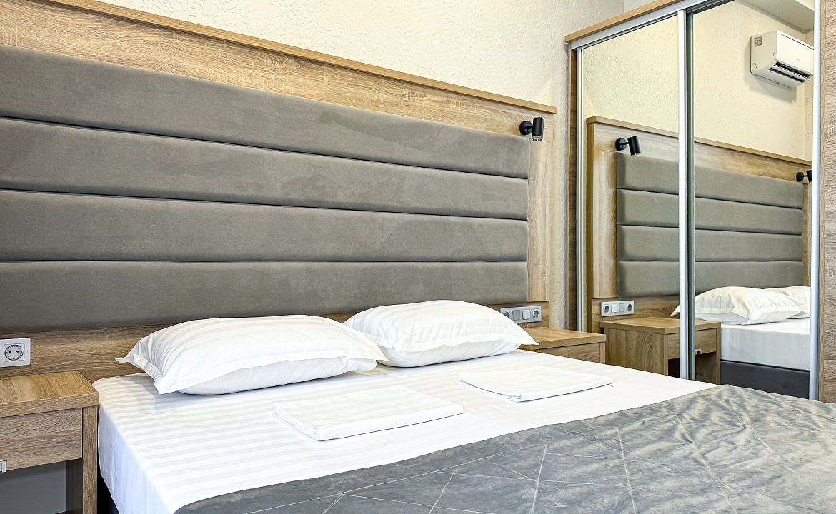 Корпус 2 Семейный Люкс с боковым видом на море. Anzhelina Family Hotel. Витязево