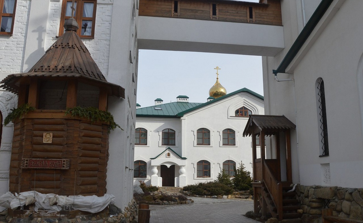 Фотография Храма Серафима Саровского взята из официального аккаунта храма ВКонтакте: https://vk.com/anapaserafim