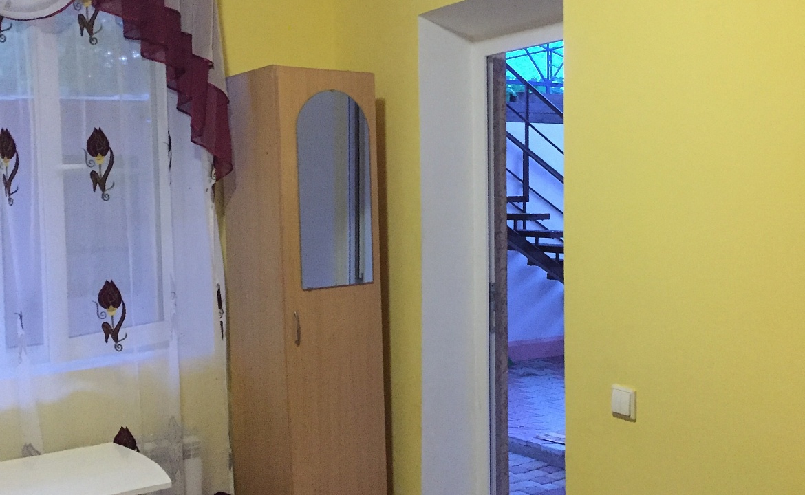 Четырехместный со всеми удобствами. Гостевой дом на Комарова 17. Витязево