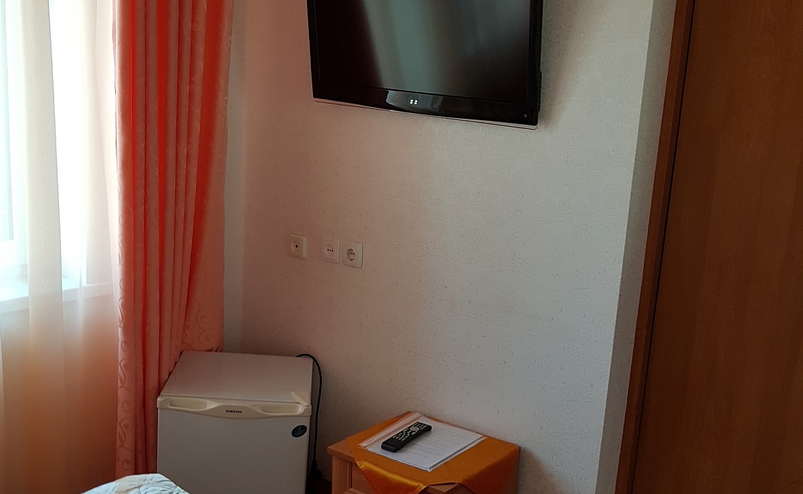 одноместный. Гостиница "Водолейчик". Алушта