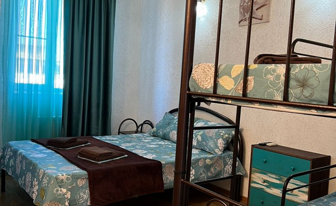 Трех-четырёхместный. Гостевой дом Лайт Бриз Кучугуры. Кучугуры