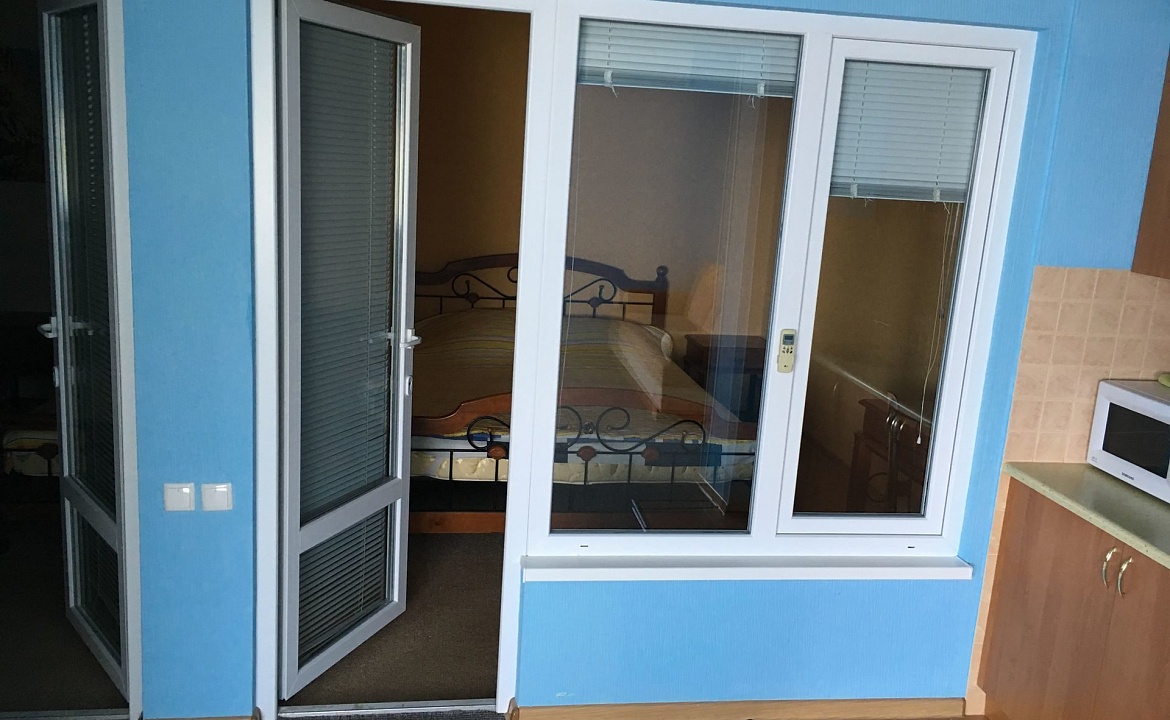 Шестиместный с видом на море. Эллинг "Селена". Отрадное