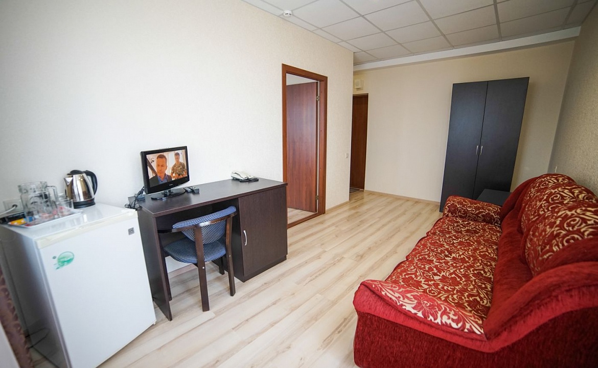 Семейный 2-комнатный. Отель Робинзон. Анапа