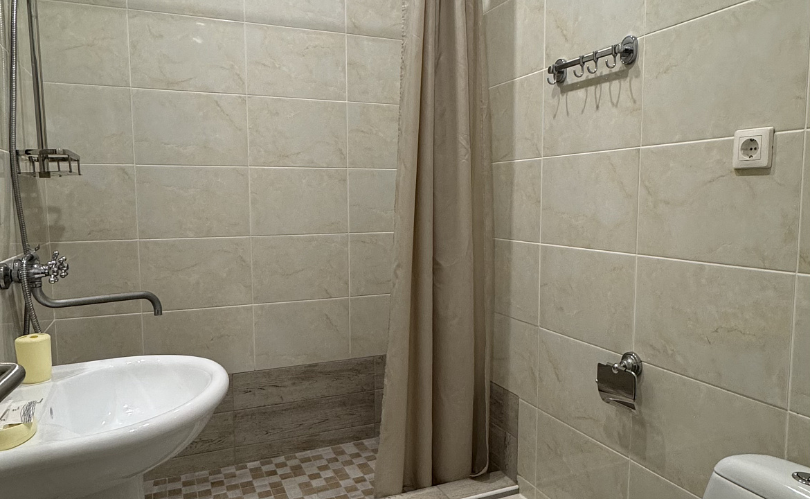 4-х местный номер с балконом. Гостевой дом «Акварель». Ольгинка