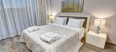 premium Apartments actor Galaxy