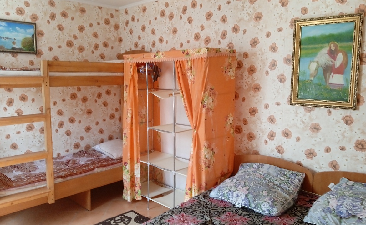 4хместный номер с кухней и сан. узлом. Гостевой дом "Ирина". Крым - частный сектор