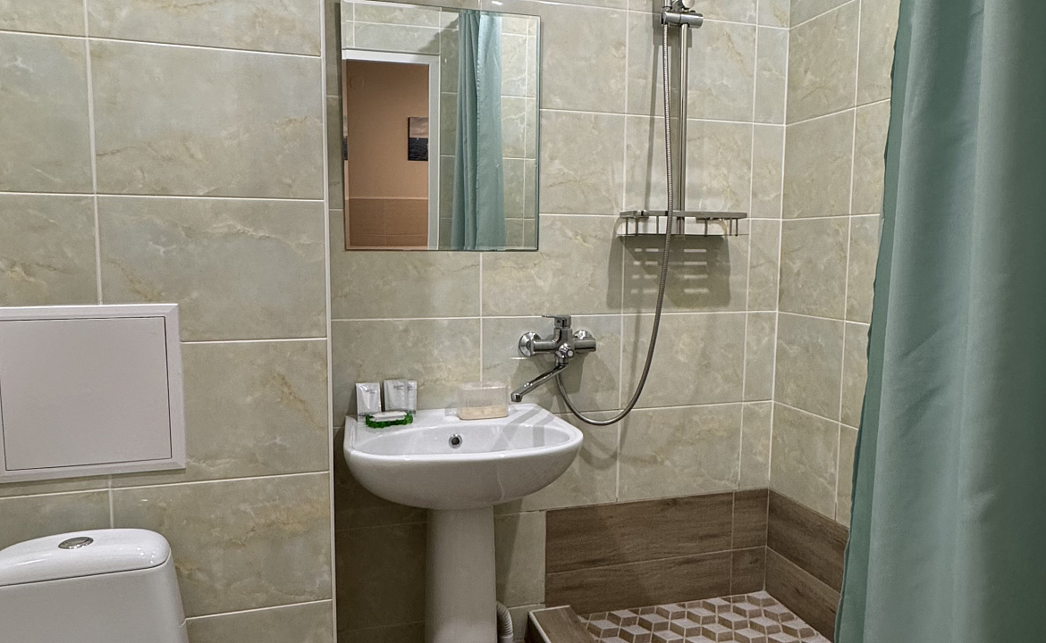 2-х местный номер (мансарда). Гостевой дом «Акварель». Ольгинка