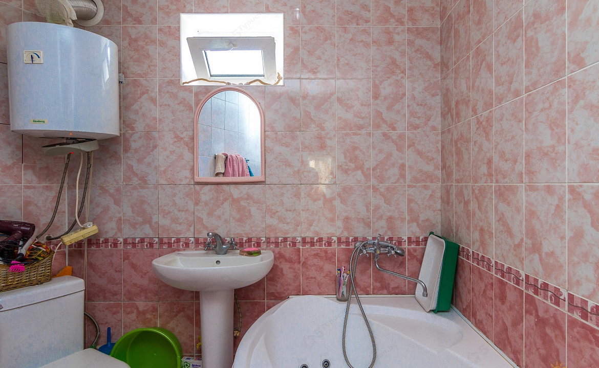 Семейный 4х местный. Гостевой дом "Бриз" - Небуг. Небуг