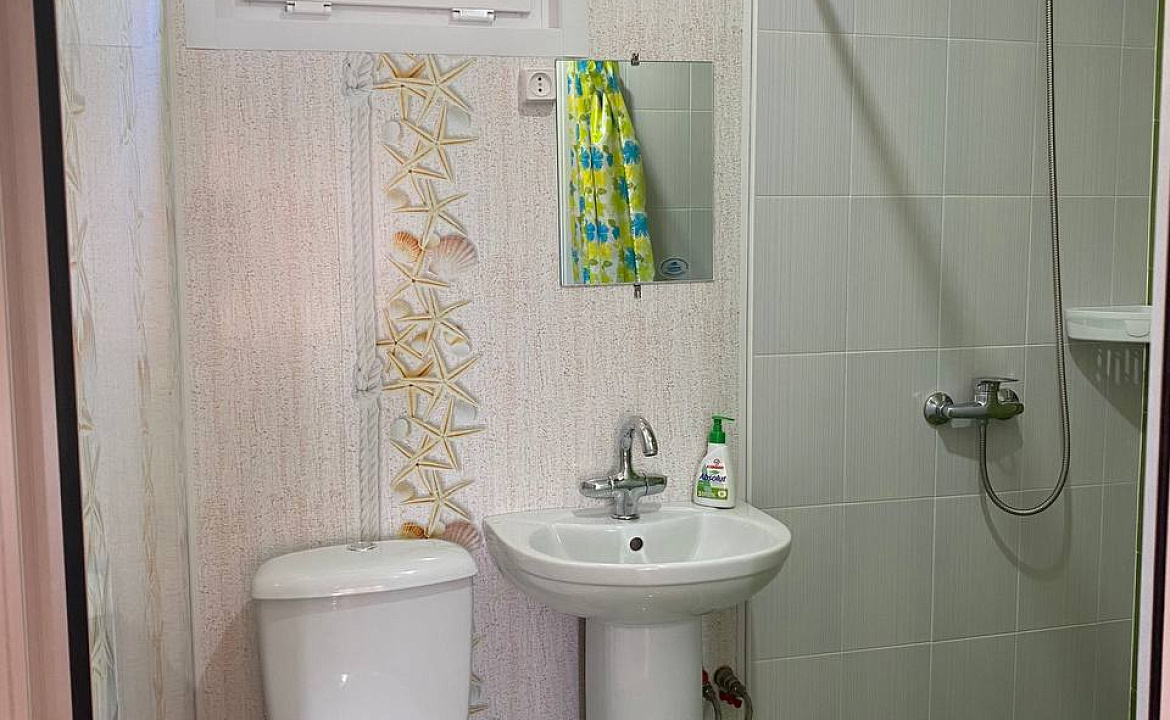 Семейный четырехместный плюс дополнительные места. Гостевой дом Домик у моря. Якорная Щель