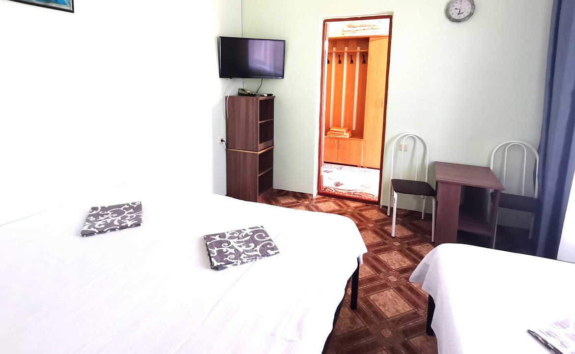 2-х комнатный  номер 4-5 местный с балконом. Гостевой дом "Астра" - Витязево. Витязево