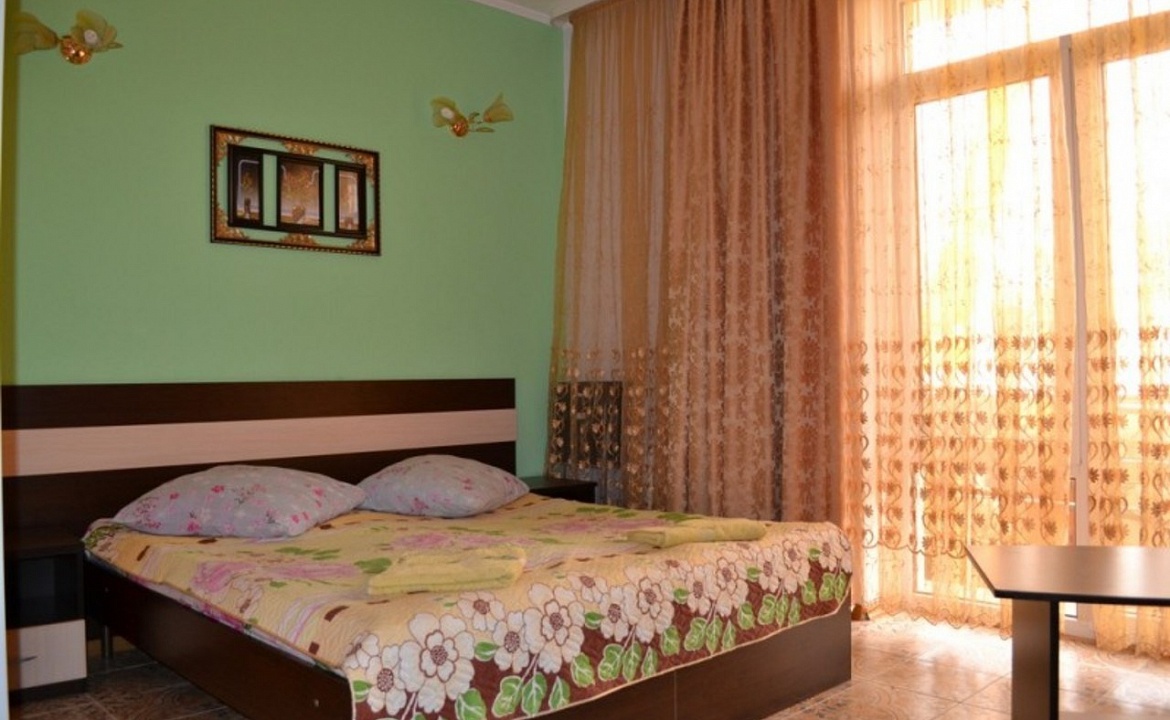 2х комнатный 4х местный номер стандарт с террасой. Отель "Мармелад". Витязево