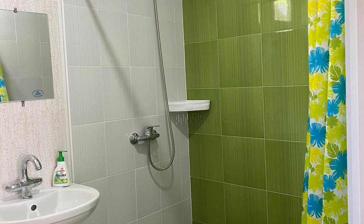 Семейный четырехместный плюс дополнительные места. Гостевой дом Домик у моря. Якорная Щель