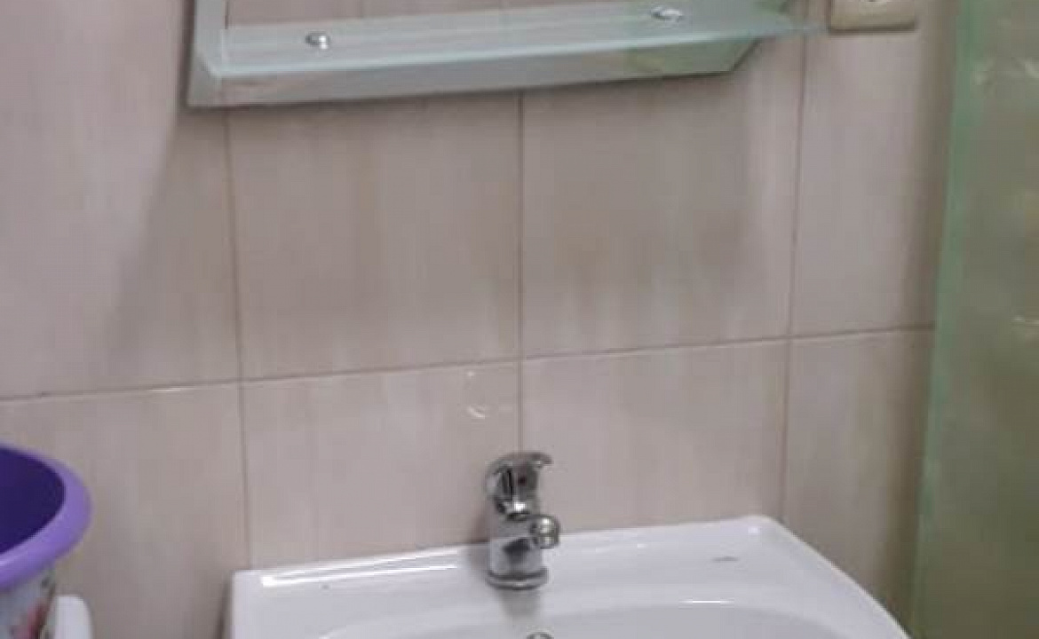 Однокомнатная квартира под ключ. Квартира в многоквартирном доме однокомнатная Агрба 58. Гудаута