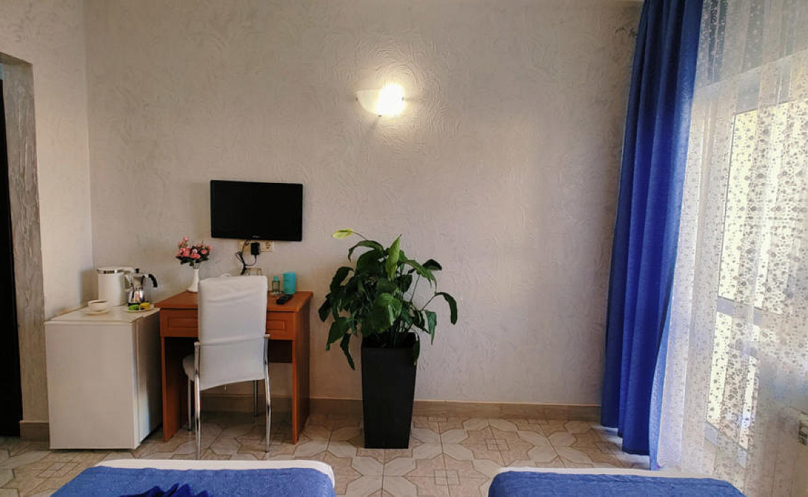 Стандарт» 2-х местный с балконом. Отель "Бавария". Витязево