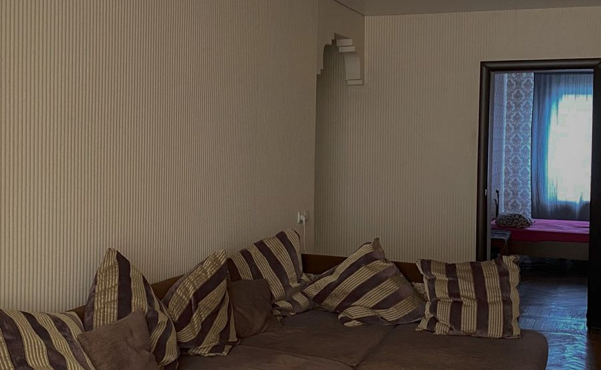 Двухкомнатная квартира под ключ. Двухкомнатная квартира у рынка . Гагра