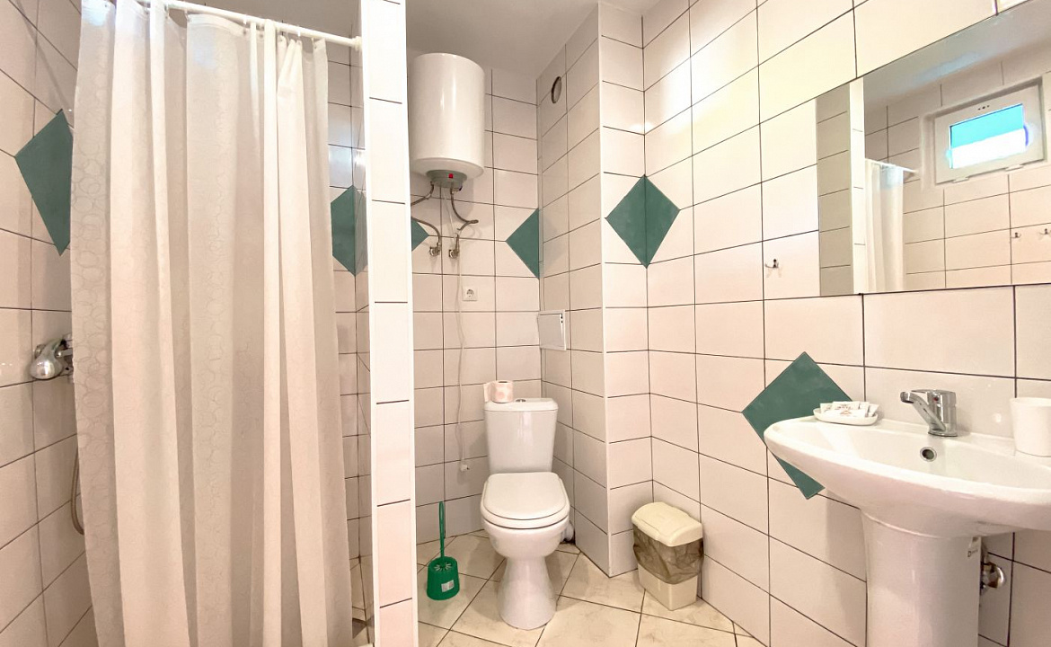 «Эконом» с балконом. Гостевой дом "АкваКавказ". Лоо