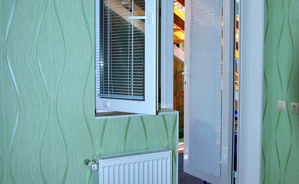 Трехместный с двуспальной и односпальной кроватями.. Частный сектор Гостевой дом "У Галины".. Феодосия