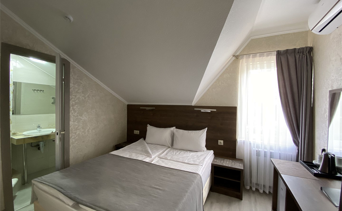 Двухместный номер с 1 кроватью или 2 отдельными кроватями. Отель "Маро". Сочи