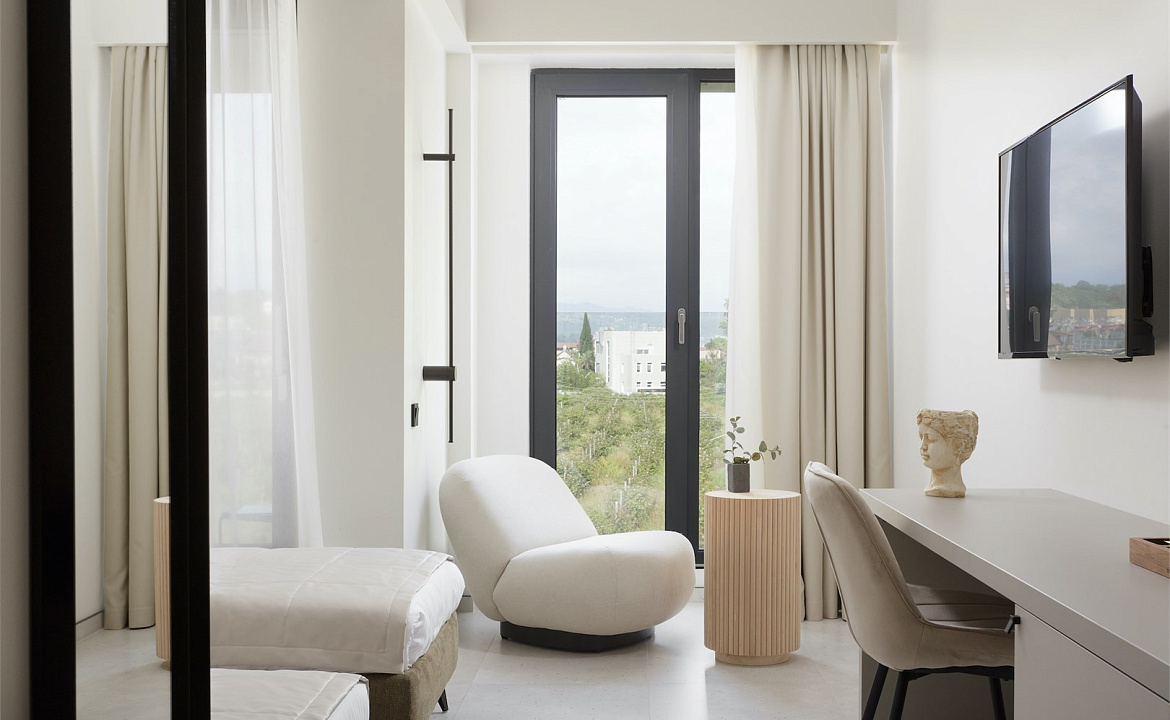 Делюкс c двумя односпальными кроватями. Отель "Delos Hotel". Адлер