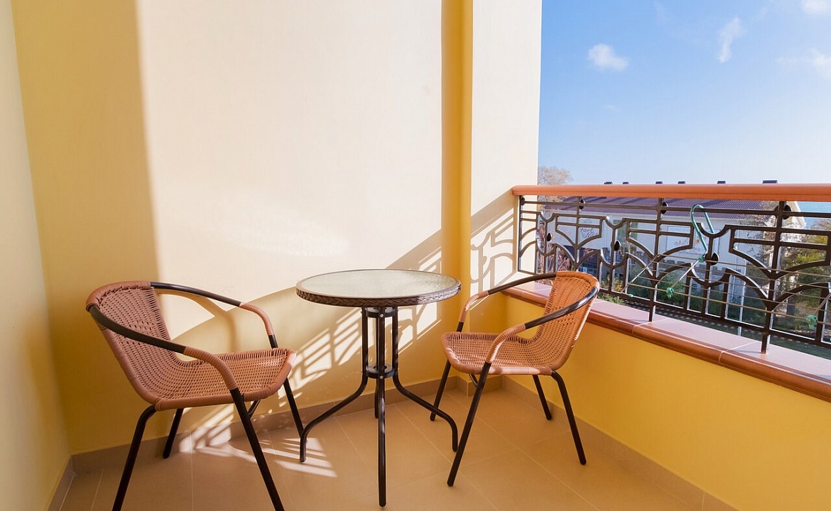 Супериор . Отель  «ГРЕЙ ИНН». Феодосия