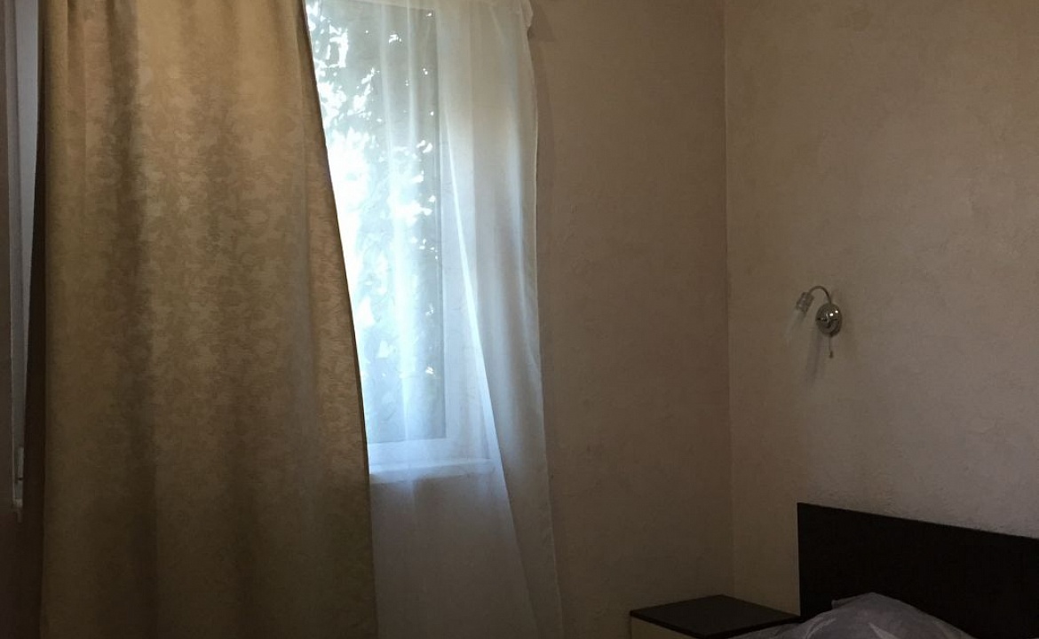 Двухместный «Люкс» с балконом. Гостевой дом на Комарова 17. Витязево