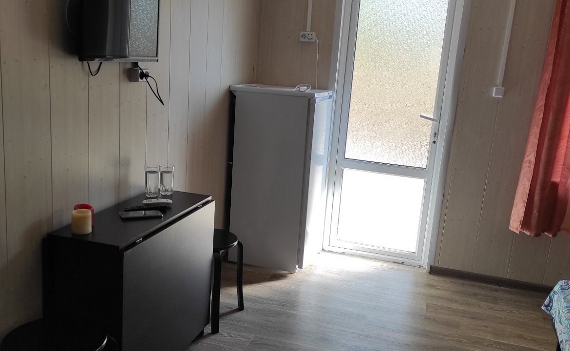 Комфорт трехместный. Гостевой дом Вояж. Кучугуры