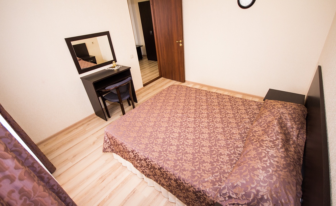 Семейный 2-комнатный. Отель Робинзон. Анапа