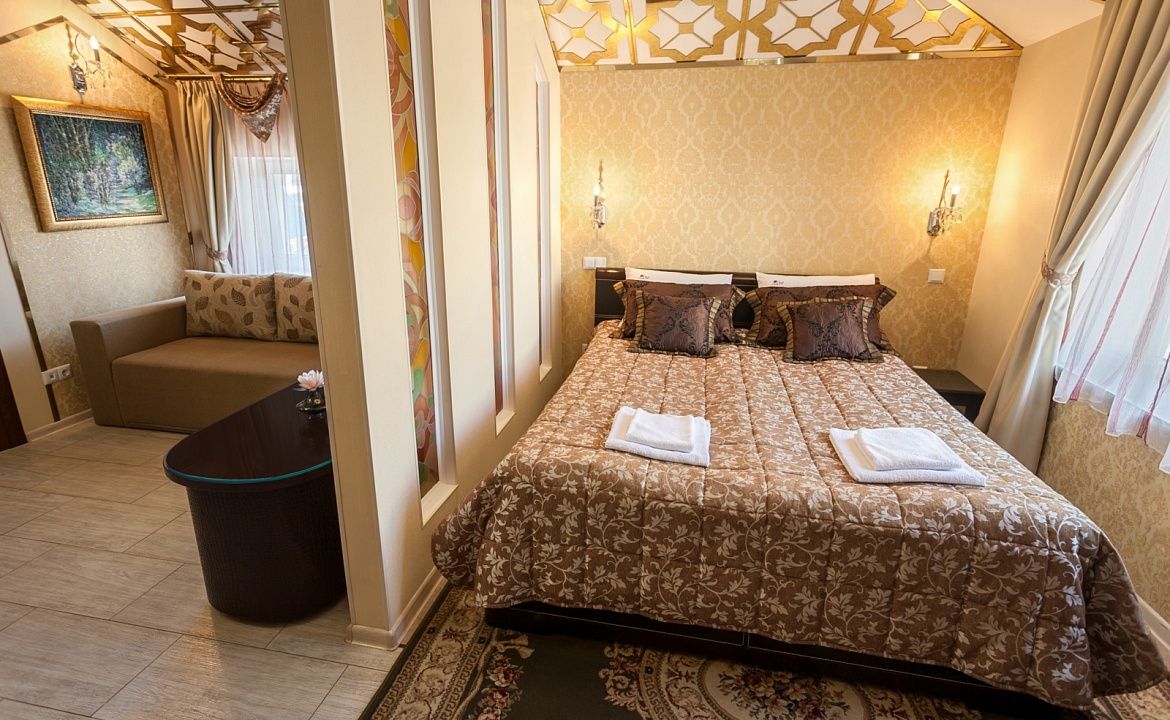 Трехместный номер класса «Полулюкс». Отель "Гранд Флер". Форос