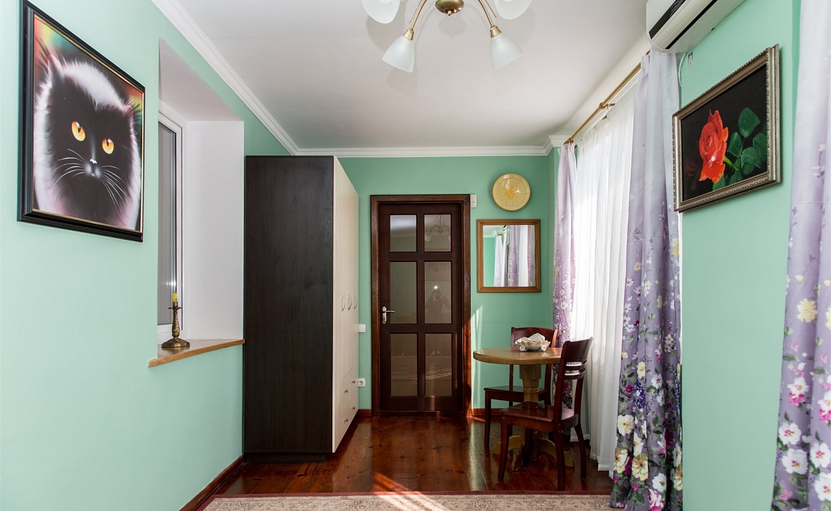 Апартаменты семейные с видом на море. Гостевой комплекс "Чижик Пыжик". Никита